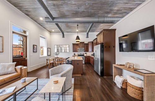 Macon Apartment | Quiet Downtown Loft in the Heart of Macon