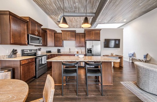 Macon Apartment | Quiet Downtown Loft in the Heart of Macon