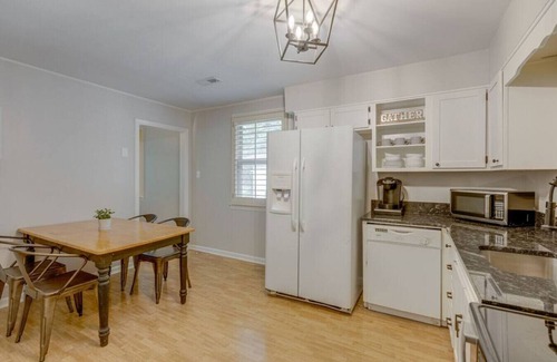 Franklin Apartment | Quiet Duplex Near Downtown, Pets Welcome
