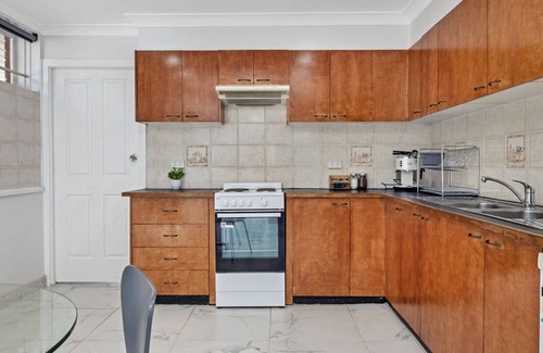 Merrylands Apartment | Quiet Elevated Serene Home (B)