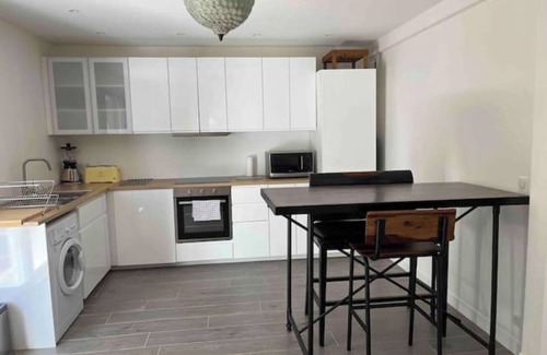 Le Mourillon Apartment | Quiet garden level 5 minutes from the beaches