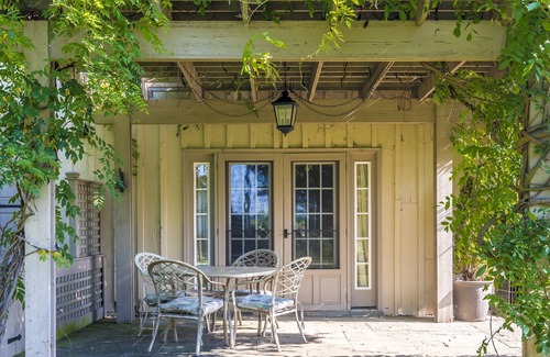 Ladiesburg Cottage | Quiet Getaway or Romantic Retreat