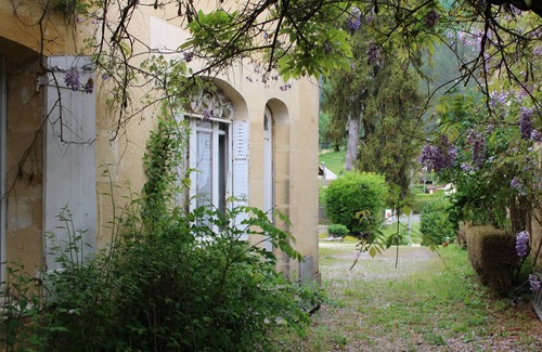 Saint-Cyprien Cottage | Quiet gite with exclusive pool