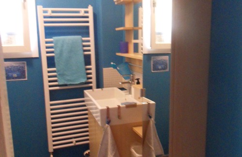 La Riche House | QUIET GROUND-FLOOR ROOM IN A HOUSE