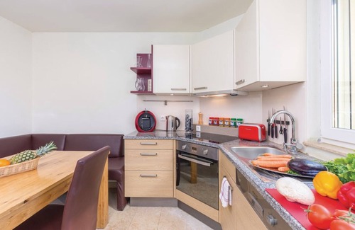 Rezanci Villa | Quiet holiday house with large pool on the outskirts of Rezanci