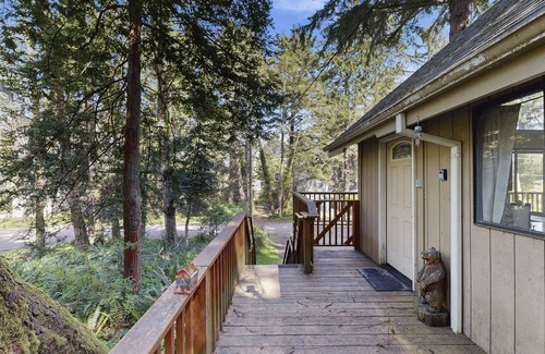 Downtown Cannon Beach House | Quiet Home in the Woods with Private Deck - Walk to Beach and Haystack Rock