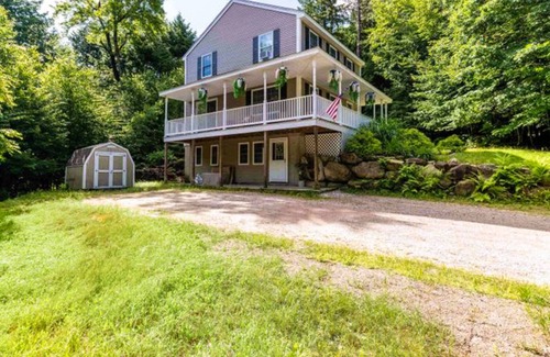 Conway House | Quiet home near outdoor recreation with open layout, full kitchen, W/D, & patio