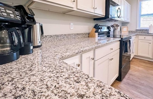Wilmington House | Quiet Home w/ King Bed Near Golf Course + Beaches