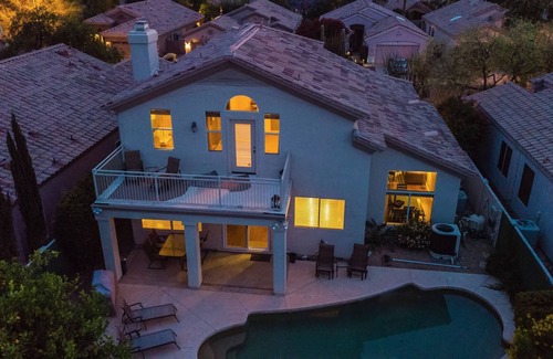 Aztec Corridor Villa | Quiet Home with Mountain View & Pool 4BD/3BTH in family neighborhood - Sleeps 12