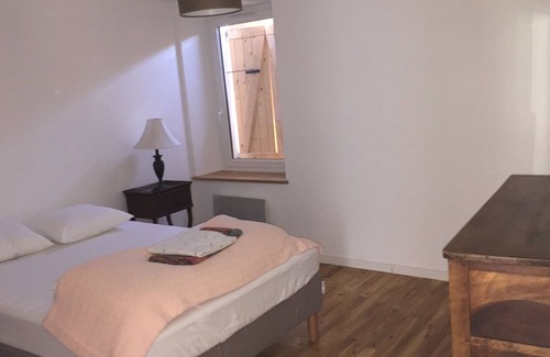 Murinais House | Quiet house at the foot of the castle