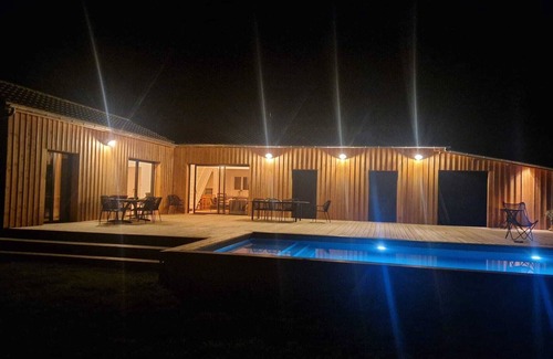 Grayan-Et-L'Hopital House | Quiet house with pool close to Soulac and ocean beaches.