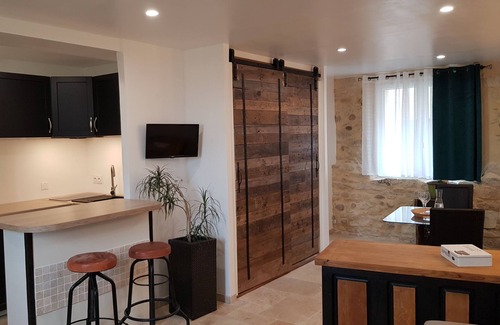 Caderousse House | Quiet house in the countryside