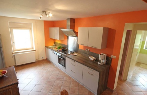 Mauves-sur-Huisne Cottage | Quiet house with enclosed garden, pets allowed