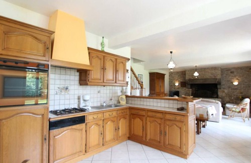 Beslon Cottage | Quiet house with parking, near Villedieu-les-Poêles