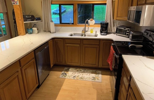 Hinsdale House | Quiet Lake house with beautiful water views