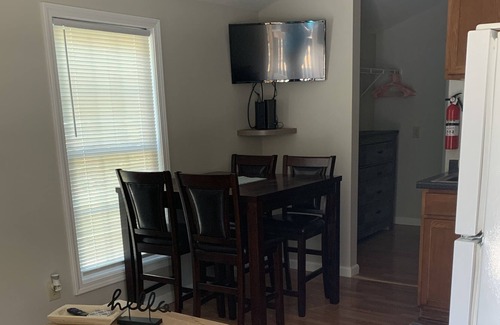 Marion House | Quiet little cabin