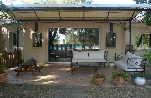 Grambois House | quiet luberon villa + large pool