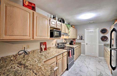 Memphis House | Quiet Memphis Home on 20 Acres: 10 Mi to Downtown!