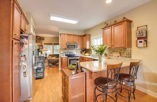 The Nations House | Quiet Oasis w Pool - 10 min to Dwntwn