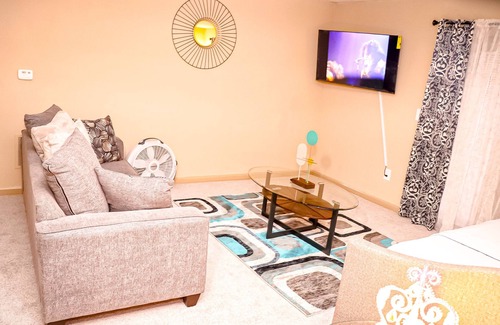 Snellville Apartment | Quiet place pet friendly with pool🏊‍♂️ and gym🏋‍♂️