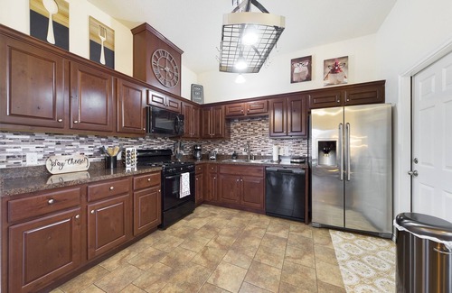 College Station House | Quiet Private Home located 10 min to Kyle Field with great access to everything.