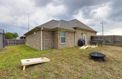 College Station House | Quiet Private Home located 10 min to Kyle Field with great access to everything.