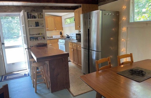 Wellfleet Cottage | Quiet & Private in the National Seashore (1376)