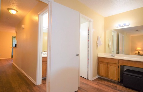 Fort Worth House | Quiet Private Suite in a Fourplex