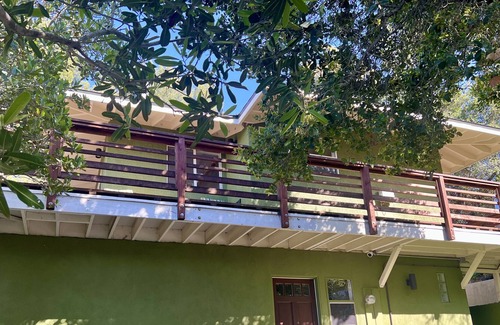 Fernwood House | QUIET. REMODELED. STATE PARK ADJACENT. MOUNTAIN VIEWS.