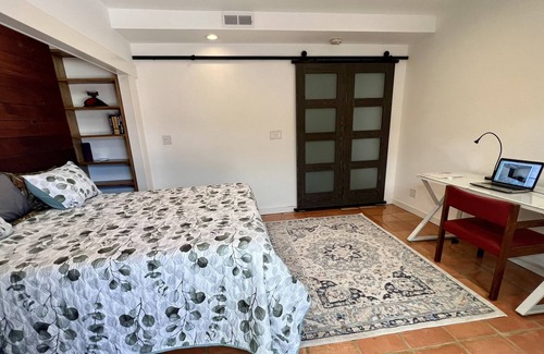 Fernwood House | QUIET. REMODELED. STATE PARK ADJACENT. MOUNTAIN VIEWS.