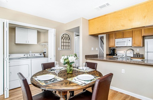 Concord House | Quiet resort-style townhome near SF, Napa