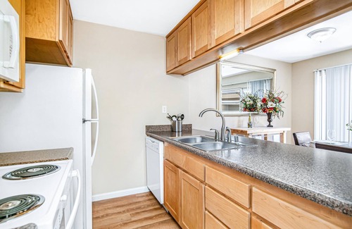Concord House | Quiet resort-style townhome near SF, Napa