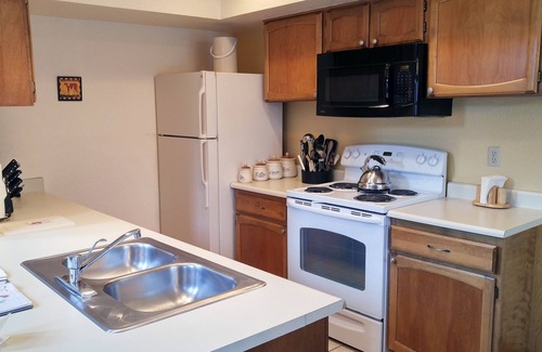 Pinetop Villa | Quiet Resort Villa Beautifully Landscaped w Attached Garage at Quality Hill