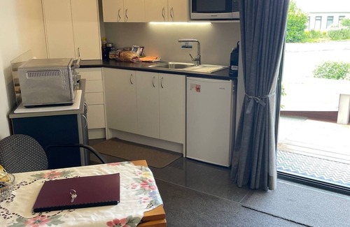 Manly Apartment | Quiet restful unit with seaviews