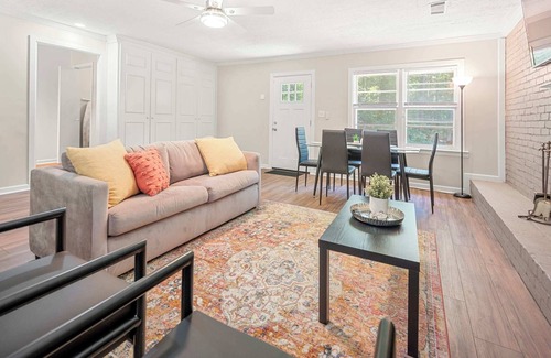 Cliftondale House | Quiet Retreat, Close to Nature & Downtown ATL