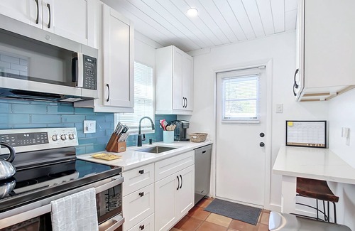 Bonita Springs House | Quiet Riverside Cottage in Downtown Bonita Springs