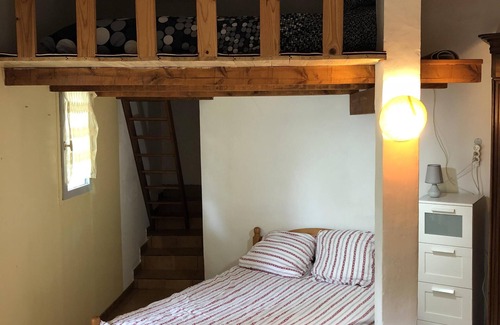 Le Puy-Sainte-Reparade House | Quiet room in the hill