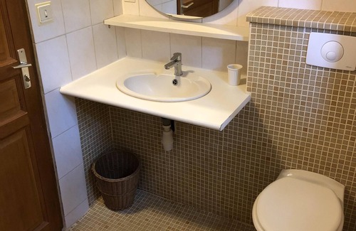 Le Puy-Sainte-Reparade House | Quiet room in the hill