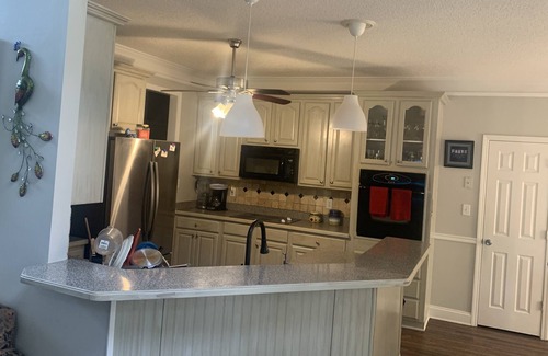 McDonough House | Quiet safe Beautiful 3 bedrooms and 2 bathrooms family home available.