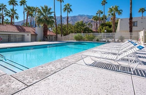 Little Tuscany Condo | Quiet Secluded Condo In The Famous Las Palmas Neighborhood