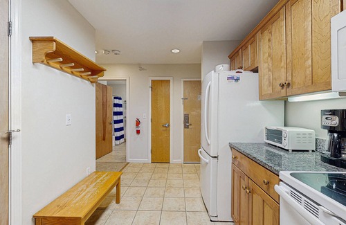 Jeffersonville Condo | Quiet Ski Condo at Smuggler's Notch Resort near Lifts w/Access to Shared Pool