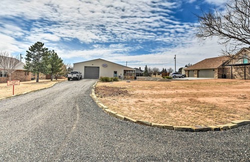 Amarillo Apartment | Quiet Southwestern Studio - 5 Mi to Wildcat Bluff!