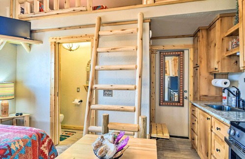Amarillo Apartment | Quiet Southwestern Studio - 5 Mi to Wildcat Bluff!