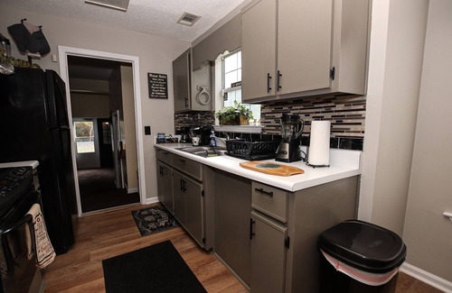 Savannah House | Quiet Spacious Family Sized House only 15 min to downtown,outlets,Cotsco,!