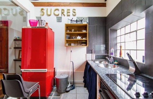 Clichy House | Quiet, spacious loft, very close to line 14 (metro)