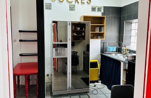 Clichy House | Quiet, spacious loft, very close to line 14 (metro)