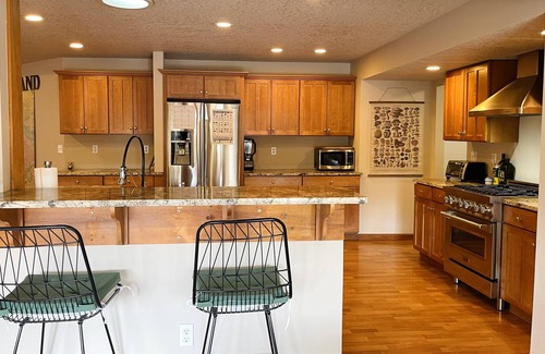 Woodstock House | Quiet Spacious Woodstock Retreat with large backyard