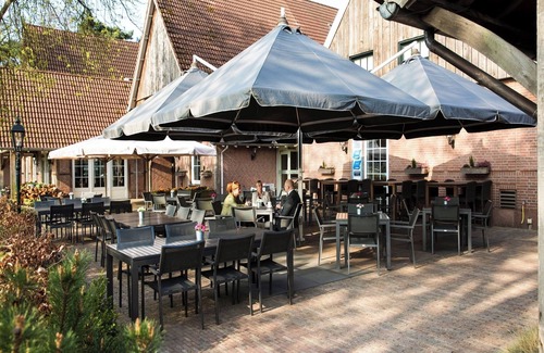 Bruggenmors Hotel | Quiet Stay Near TwentseWelle — Relax After Exploring Trails And Museums