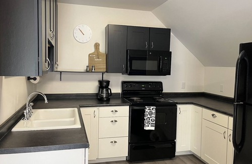 Frankfort Apartment | Quiet studio apartment in beautiful Frankfort Michigan