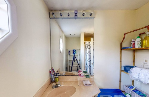 Fort Valley Cabin | Quiet Studio Backed by Woods, No Neighbors - Big Dog-Friendly Yard, Gas Grill